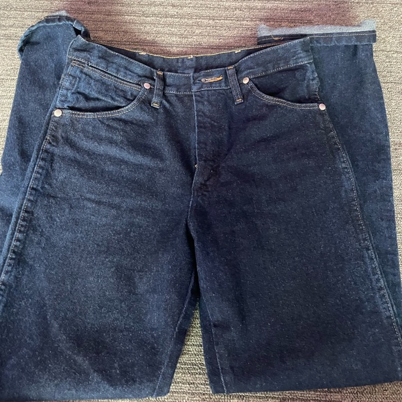 Dark Wash Cowboy Cut Wrangers - Picture 2 of 4